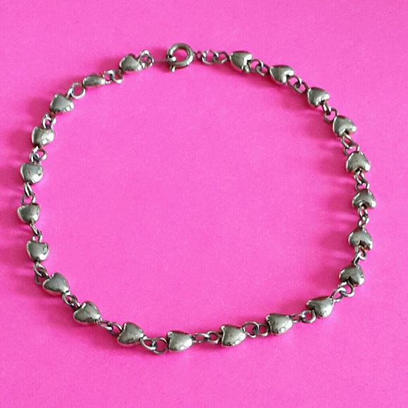 Jewelry - Small Hearts Bracelet 9" silver toned